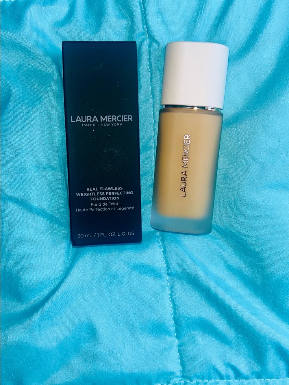 Laura Mercier Real Flawless Weightless Perfecting Foundation